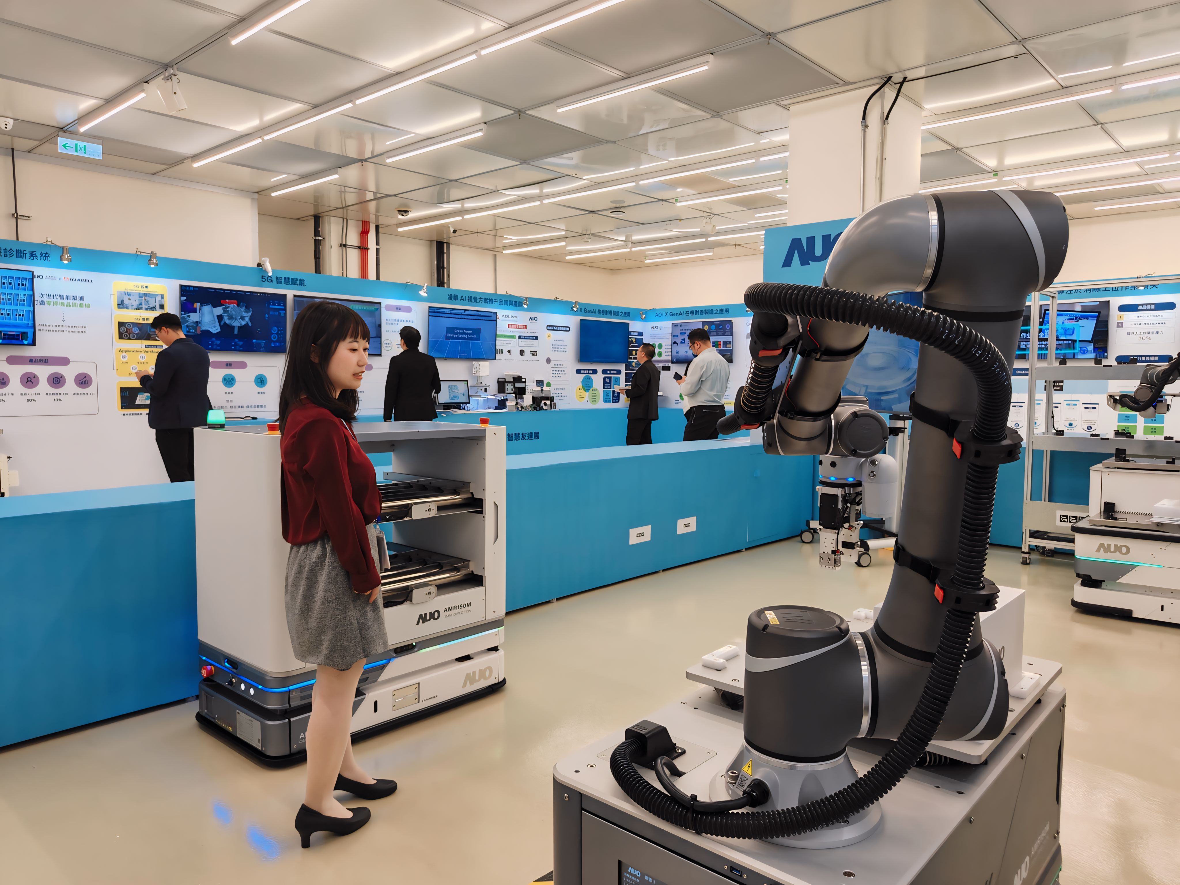 2024智能NG娱乐展邀集生态圈伙伴共同参展，从数字应用、净零减碳到能源发展，创造全方位永续商机，携手生态圈伙伴迈向永续未来