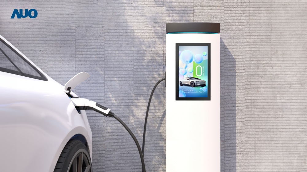 友達〝EVSE車用充電樁解決方案〞專為電動汽車充電樁設計，具有高亮度、克服戶外艱難環境的耐溫、耐紫外線等特性，並搭載散熱性及擴充性強的高效能工業電腦，可實現人機互動訴求，如資訊顯示、支付等應用
